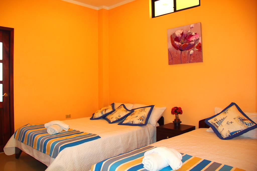 Hostal Duncan Puerto Ayora  Buitenkant foto