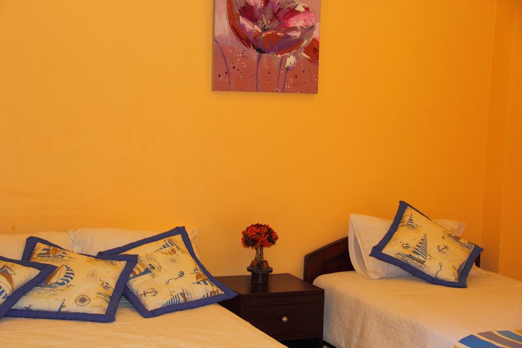 Hostal Duncan Puerto Ayora  Buitenkant foto