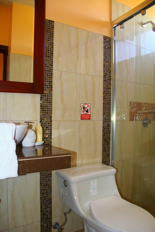 Hostal Duncan Puerto Ayora  Buitenkant foto