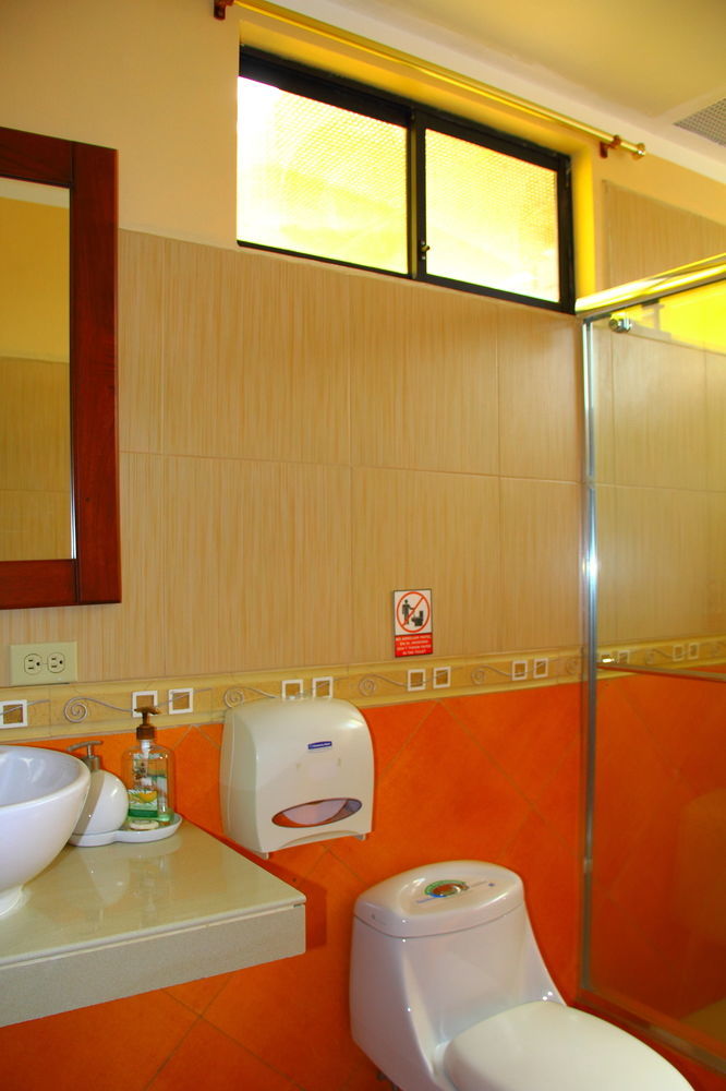 Hostal Duncan Puerto Ayora  Buitenkant foto