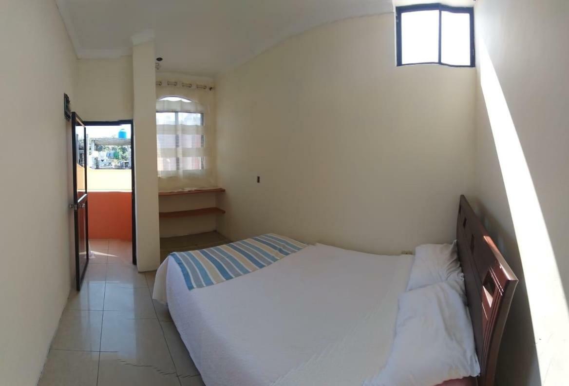 Hostal Duncan Puerto Ayora  Buitenkant foto